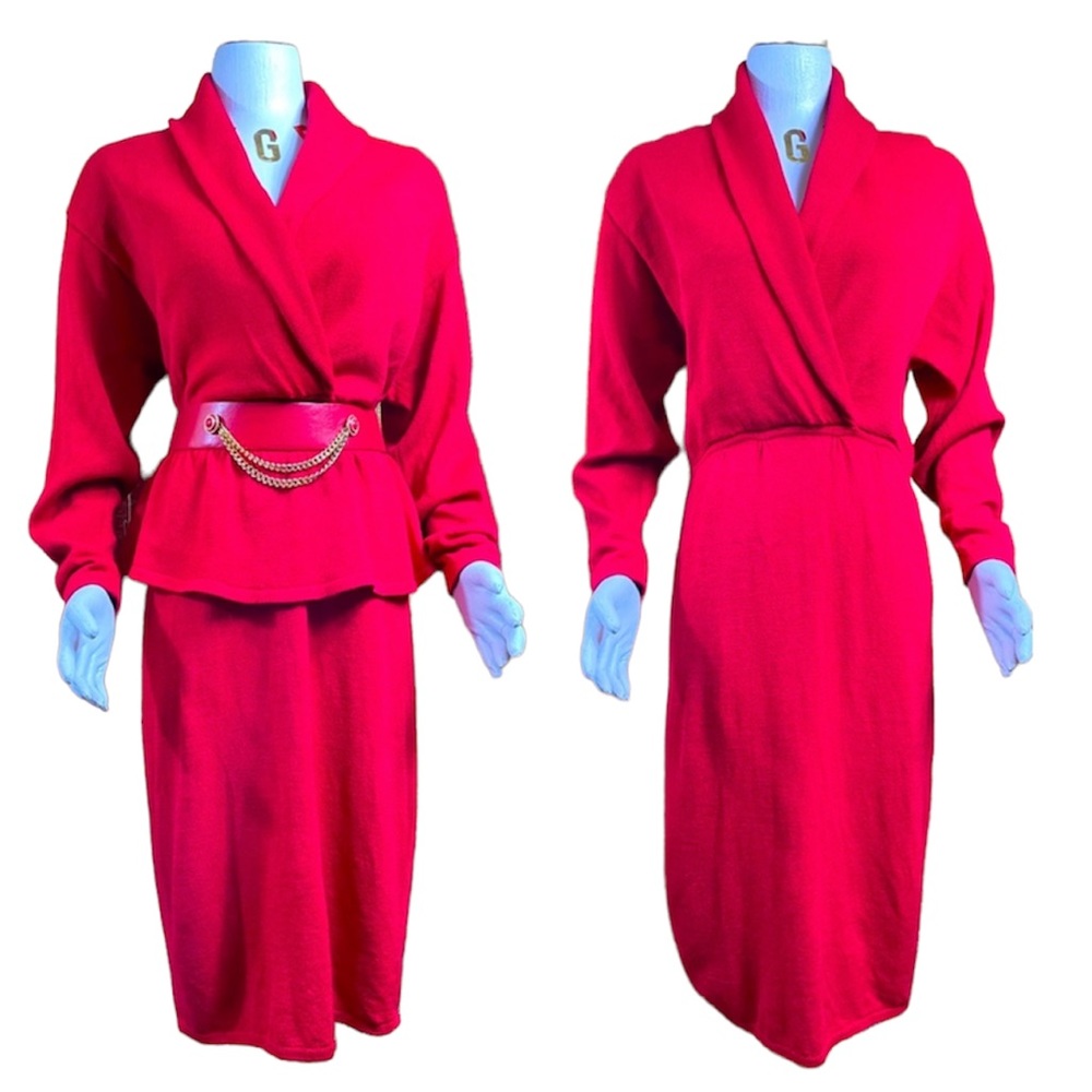 ST. JOHN Vintage Santana Knit Dress & Chain Belt
